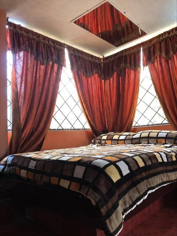 Hostal Quito Nayla Ecuador