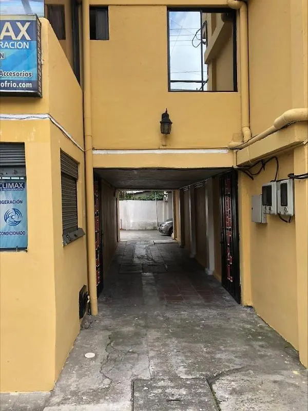 Guest house Hostal Quito Nayla