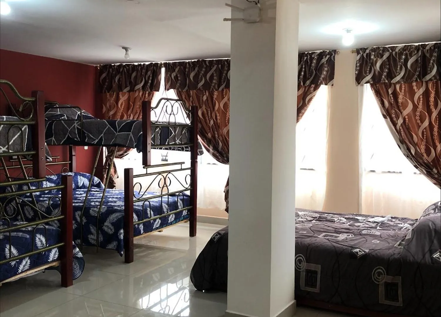 Hostal Quito Nayla بيت ضيافة