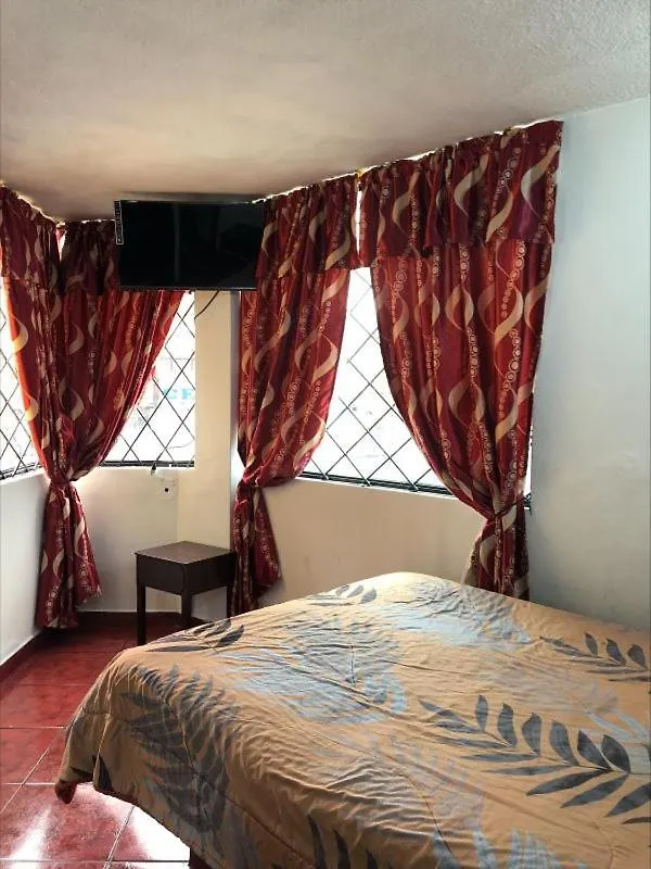 Hostal Quito Nayla Ecuador